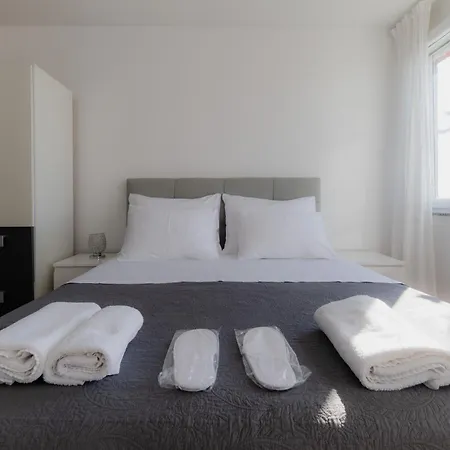Mateo Apartment